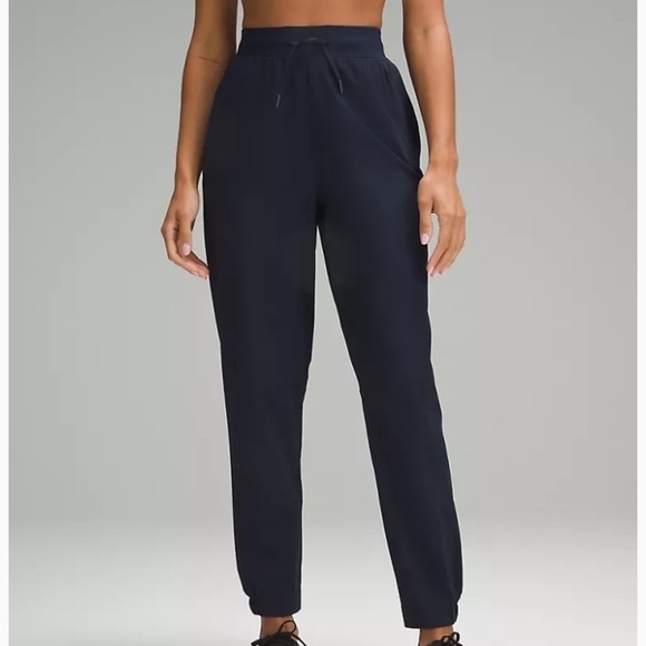 Lululemon License to Train High-Rise Pant Navy Blue     size 4 Joggers - Picture 1 of 13